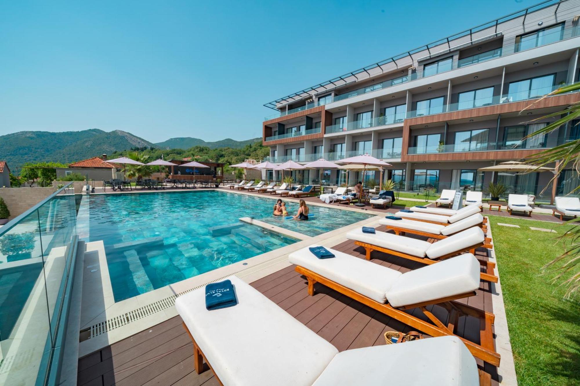 Royal Blue Resort & Residences Kavač Exterior foto